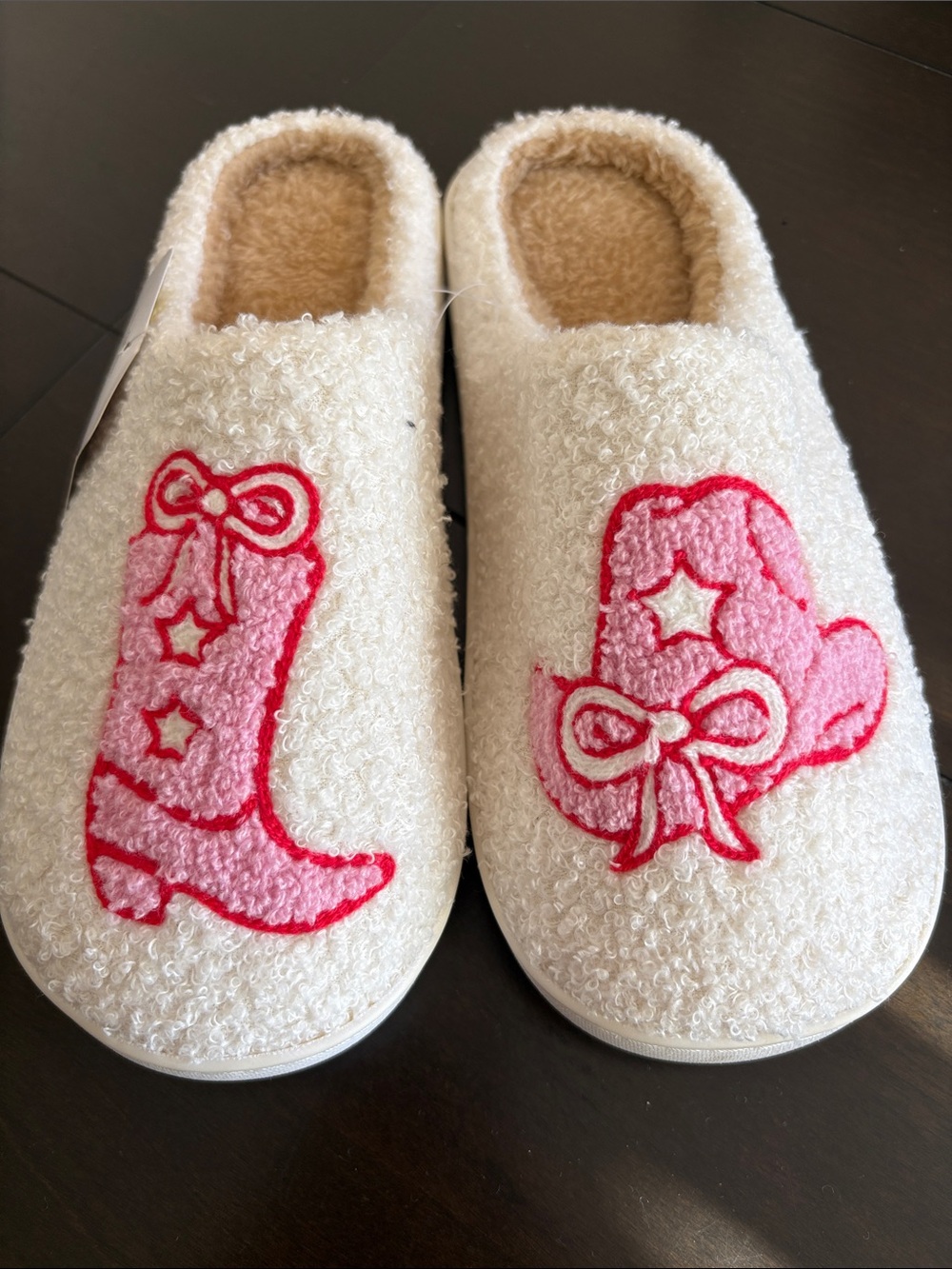 Cozy Off White Fuzzy Slip-On One Piece Slipper Shoes Cowboy Boot Hat L 9 9.5 10